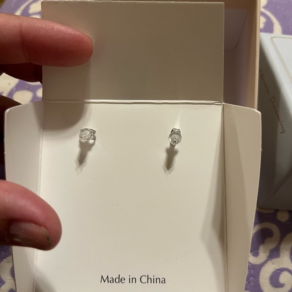 La Meno Crystal Butterfly Earrings New in Box! - Picture 5 of 7